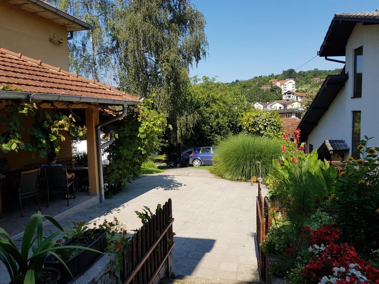 Apartment Holiday Vrnjacka Banja Exterior photo