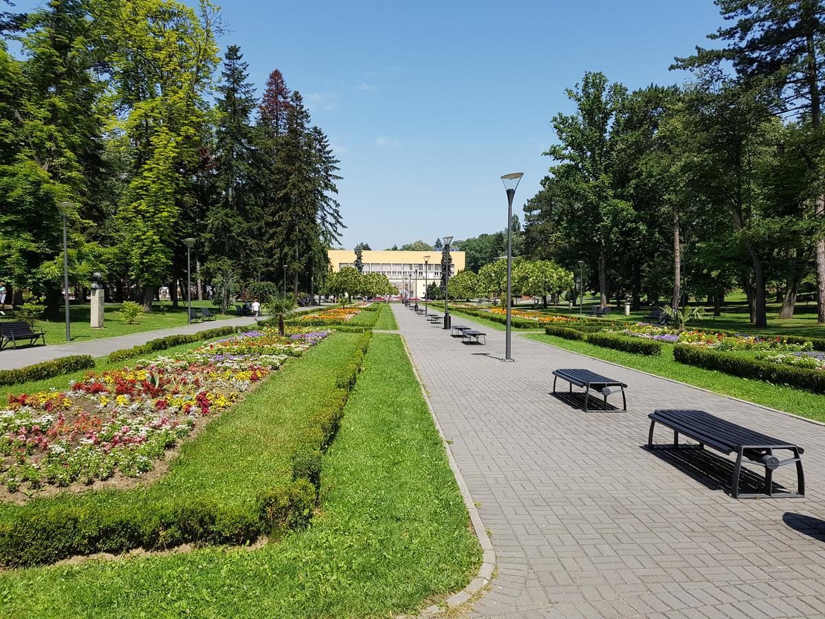 Apartment Holiday Vrnjacka Banja Exterior photo